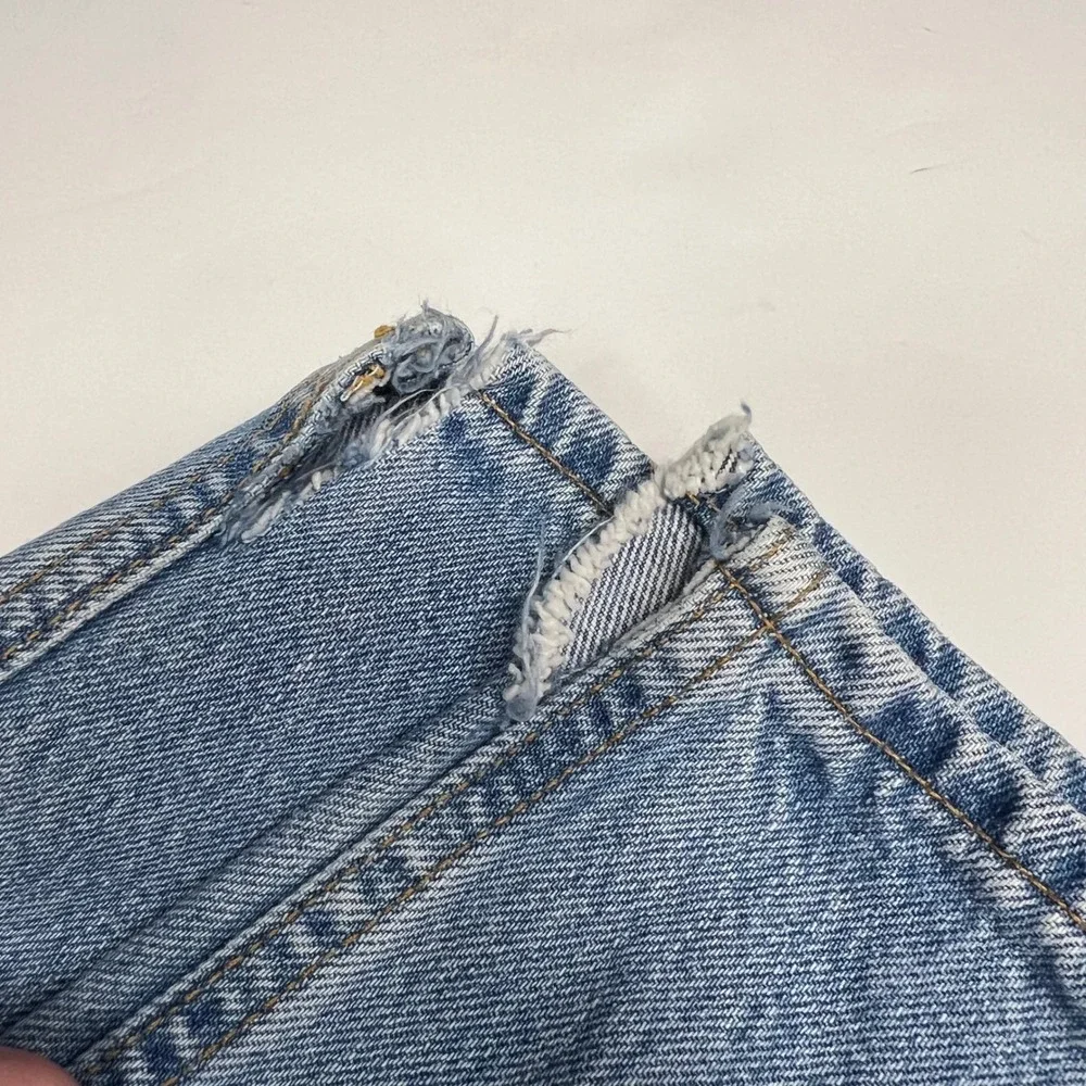 VTG Levi's 550 Relaxed Fit‎ Jeans Light Wash Denim USA Made *W30 L30 *Distressed